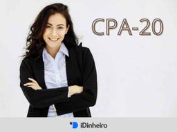 mulher sorrindo, de braços cruzados e roupa formal, representando o profissional CPA-20