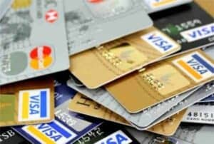 Foto de vários cartões simbolizando o tema Cartão de crédito para negativado