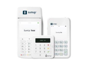 máquina SumUp: imagem decorativa com os três modelos de máquina da SumUp, que são brancas e com tamanhos pequenos, médios e grandes